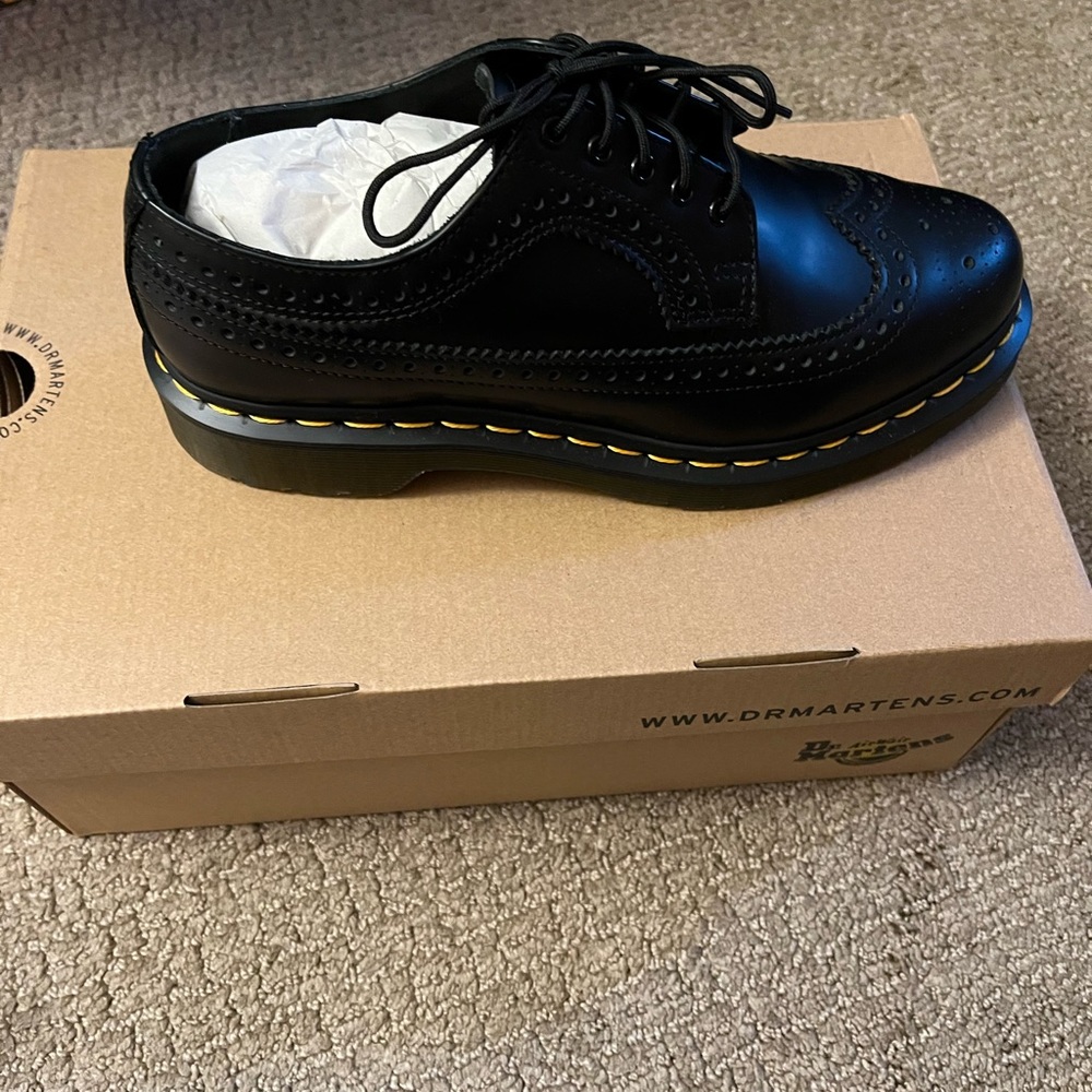 Doc Marten 3989 YELLOW STITCH SMOOTH LEATHER BROGUE SHOES